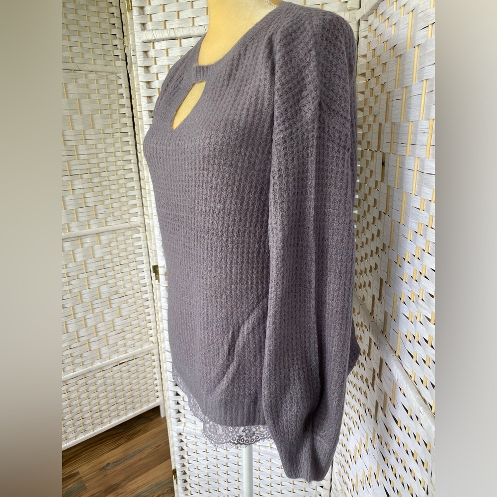 NWT Hem & Thread Waffle Knit Sweater Lace Trim Bottom Beautiful Lilac Color - Picture 9 of 16